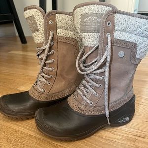 Womens North face winter boots